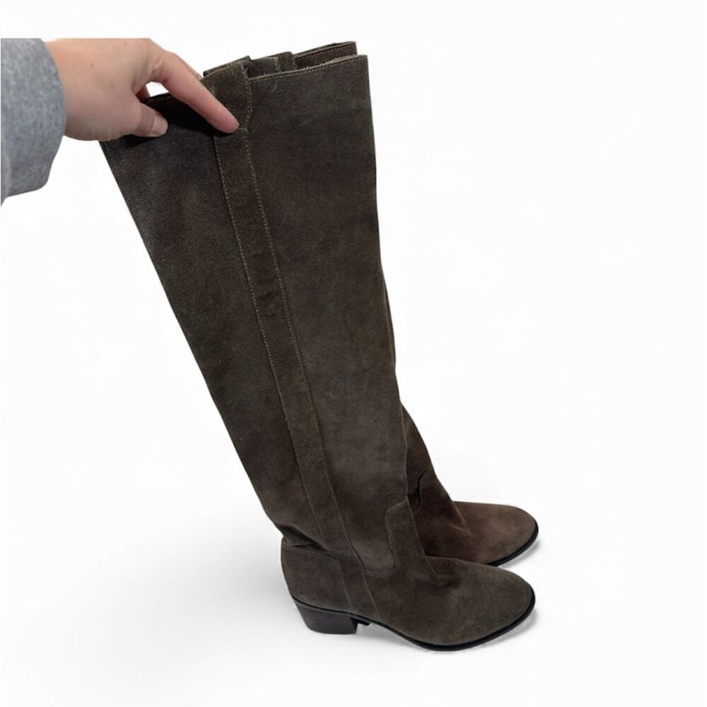 BCBG Generation Green Suede Leather Knee High Boots Womens 8 Fall Classic Heeled